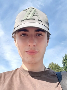 Довбня Даниил