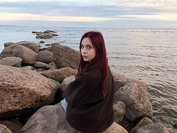 Попова Майя
