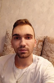 Артем Крючин