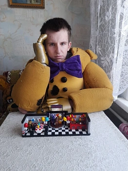 Антонович Максим